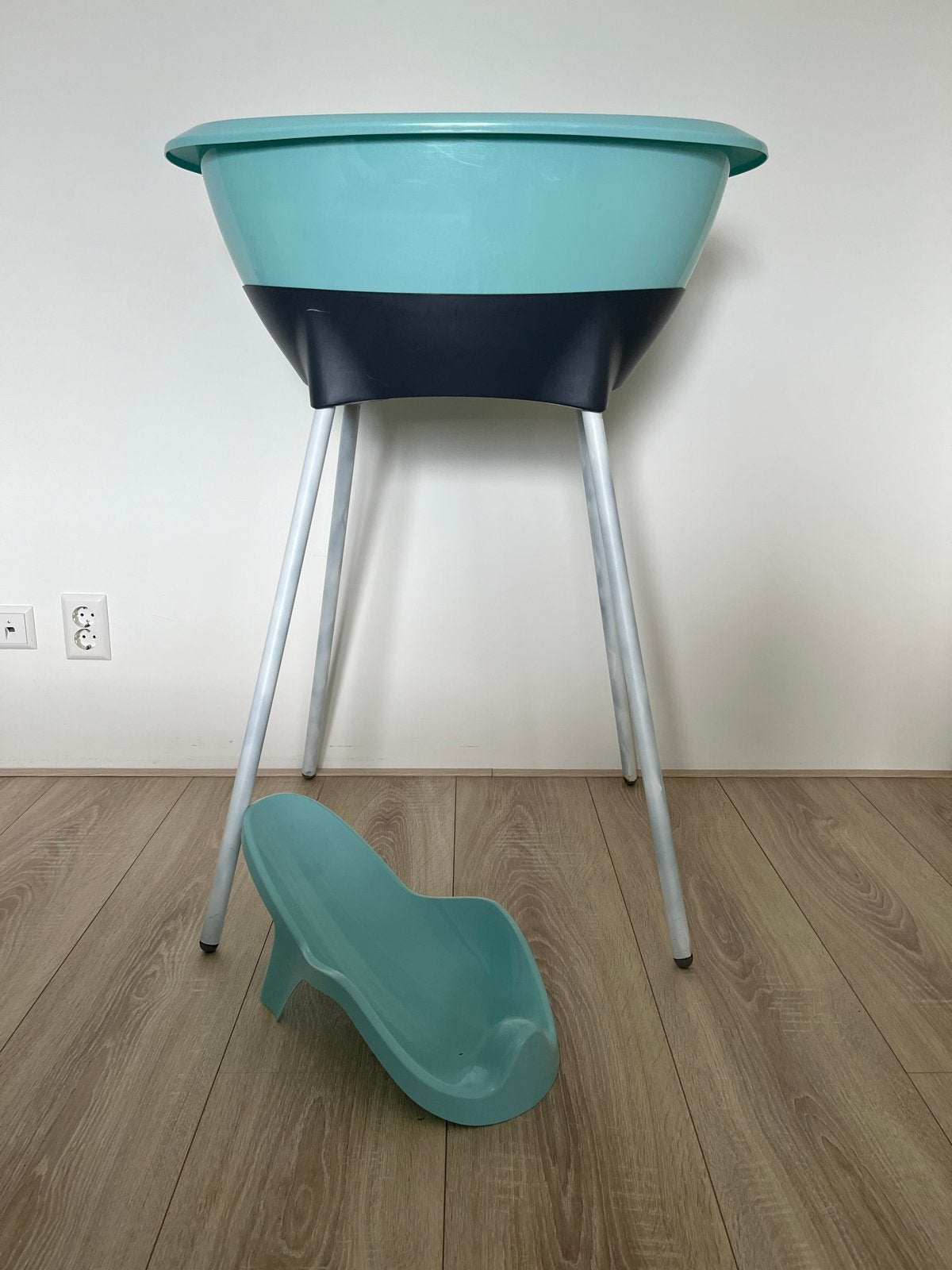 Luma Babybadje met standaard en badzitje, Gebruikt, Badje, Standaard, Ophalen