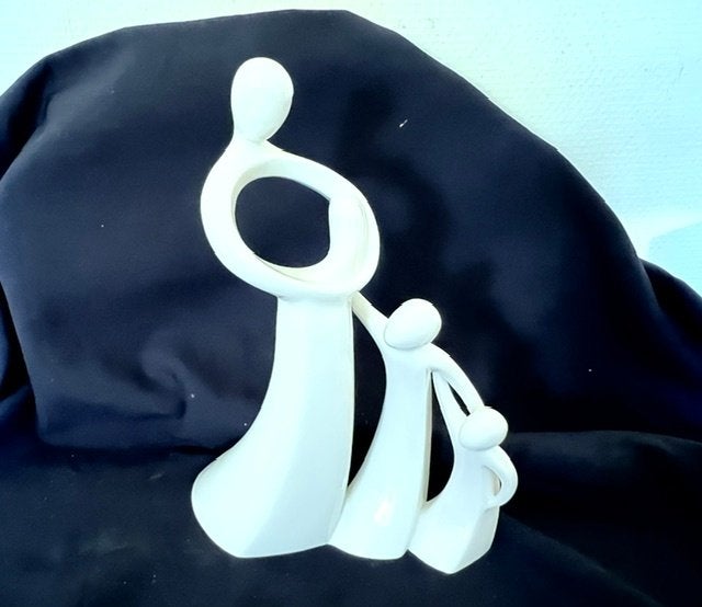 beeldje  "Cirkel van liefde", Ophalen of Verzenden