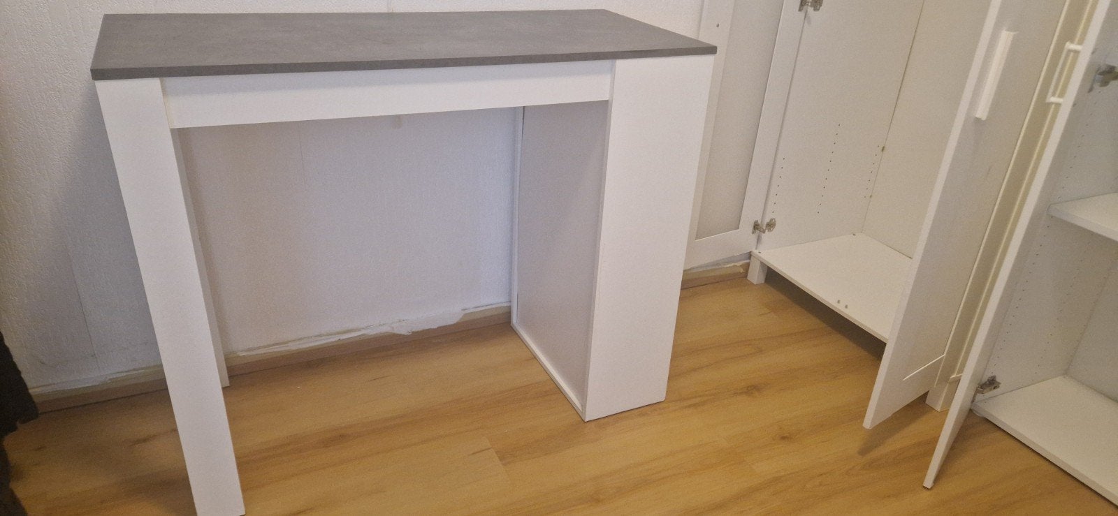 Witte bartafel met grijs blad en opbergruimte, Ophalen, Gebruikt