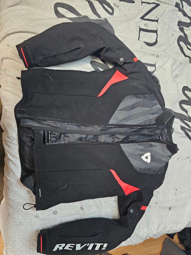 REV'IT! Motorjas - Zwart/Rood, Maat L, Motoren, Kleding | Motorkleding, Ophalen, REV'IT!, Jas | textiel, Heren