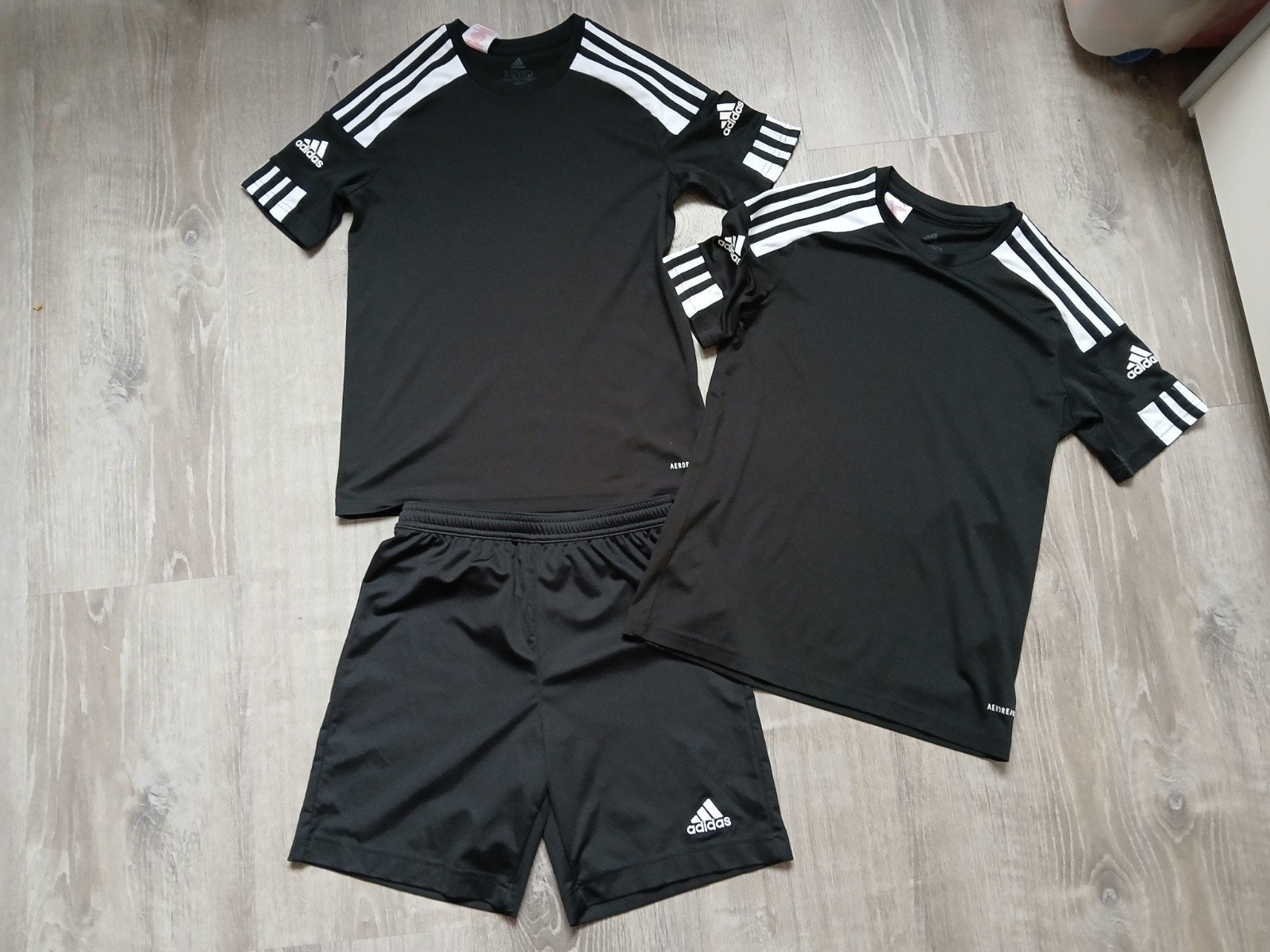 Adidas sport tenue maat 152 zwart, Adidas, Jongen of Meisje, Sport- of Zwemkleding, Ophalen of Verzenden