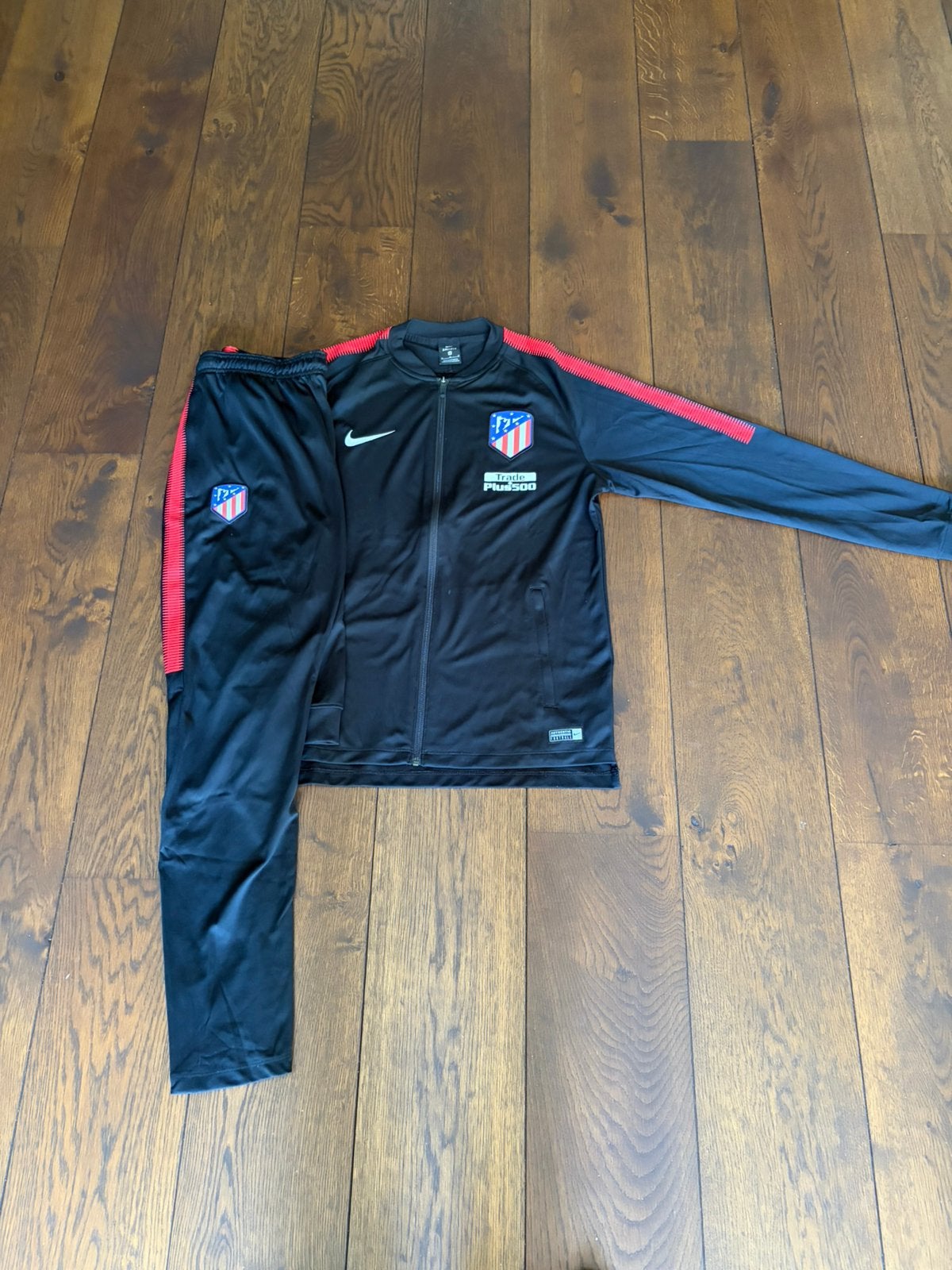 Atletico Madrid trainingspak (maat M), Maat M, Ophalen, Zo goed als nieuw, Trainingspak