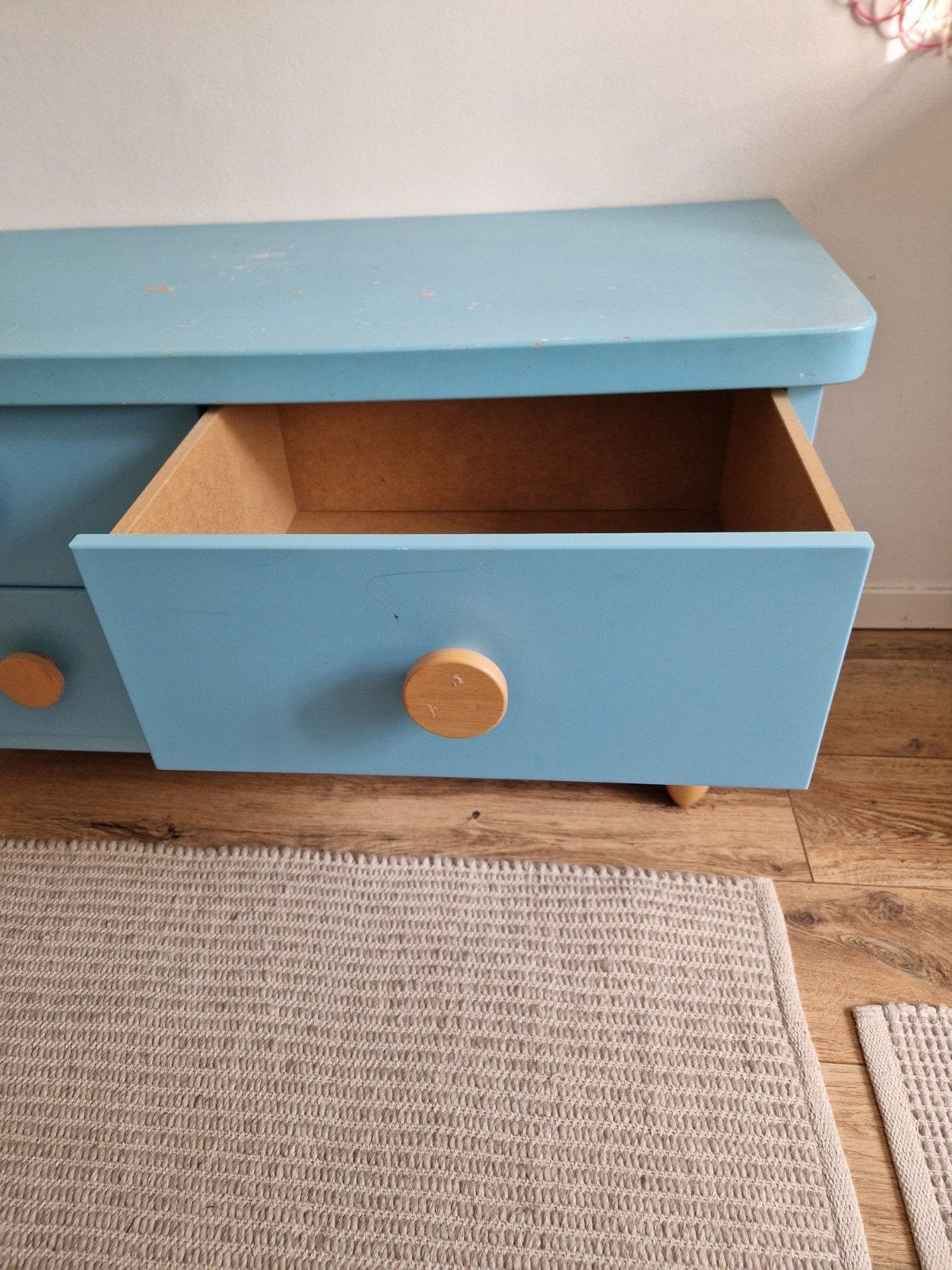 Foto 3 van Stevige blauwe kinderkast met lades - gratis ophalen