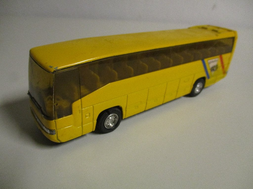 Welly Mercedes Benz touringcar, Hobby en Vrije tijd, Modelauto's | Overige schalen, Ophalen of Verzenden, Gebruikt, Bus of Vrachtwagen