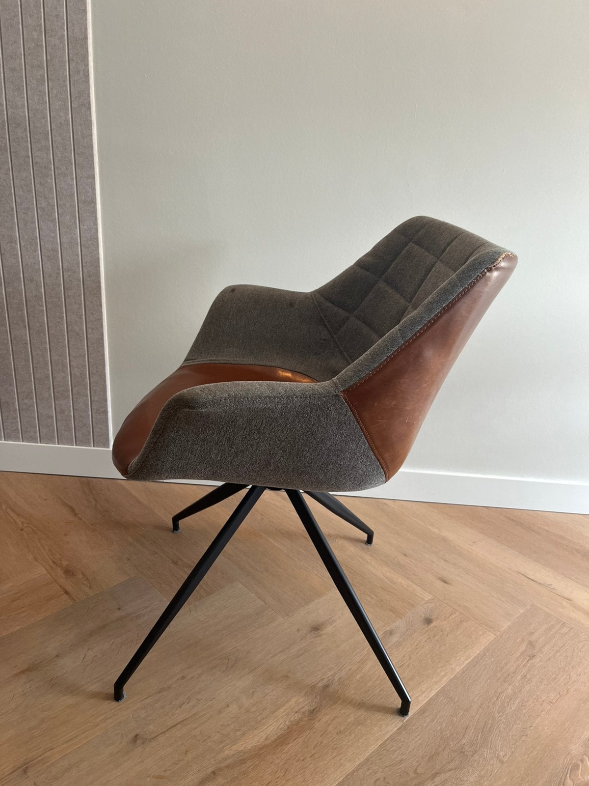 Te koop: stoelen Zuiver, Huis en Inrichting, Ophalen, Twee, Leer, Zo goed als nieuw