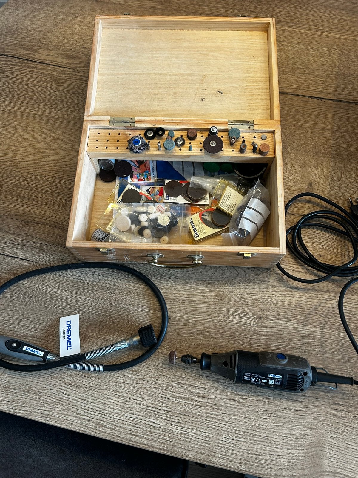 Dremel 395 met flexibele as en accessoires, Ophalen of Verzenden, Gebruikt, Multitool, Bosch