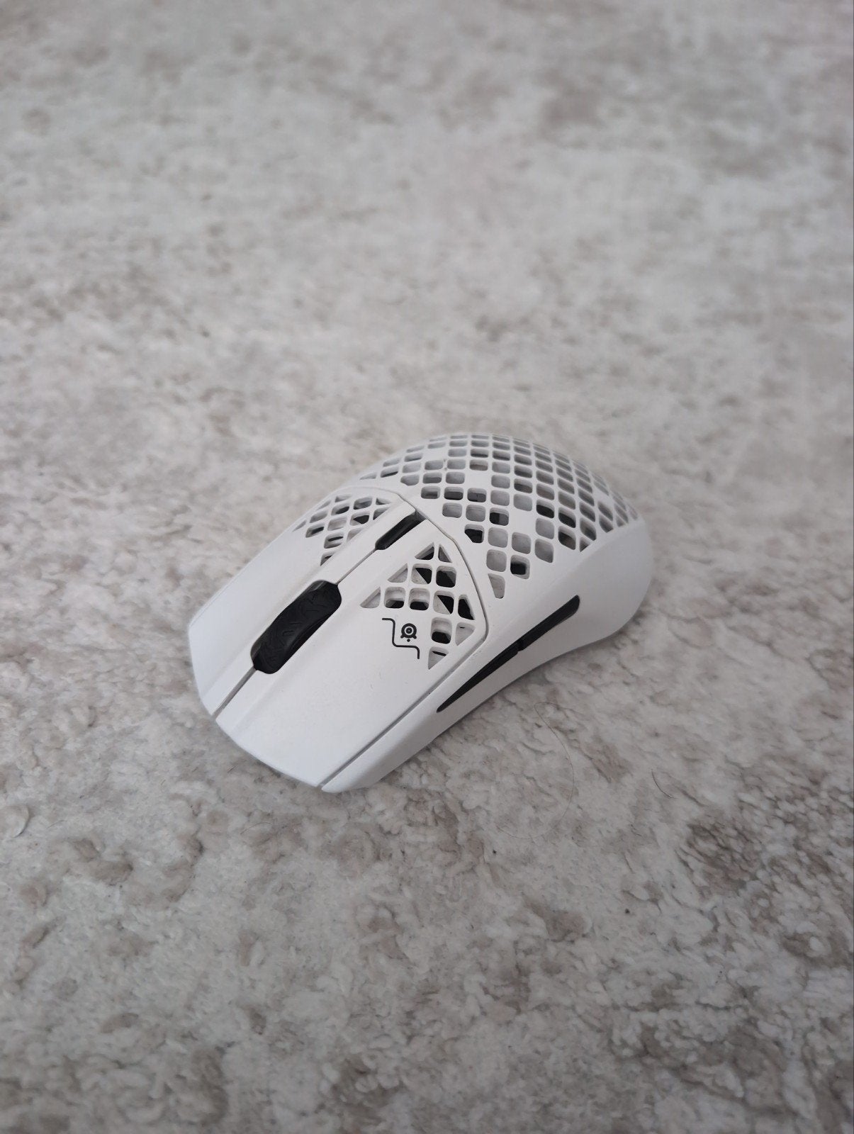 witte SteelSeries Aerox 3 gamingmuis, Wit, Ophalen of Verzenden, Zo goed als nieuw, 17 tot 18