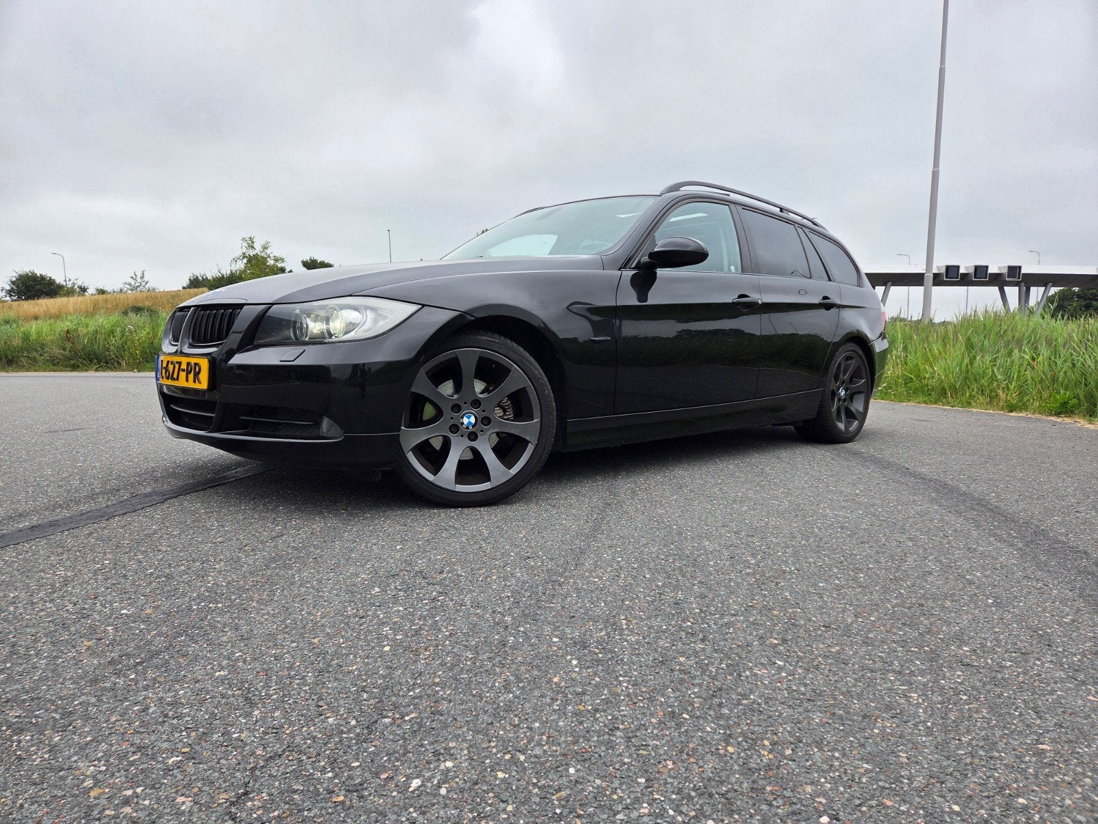 BMW 3-Serie 2.5 I 325 Touring AUT 2006 Zwart, Auto's, Automaat, Achterwielaandrijving, 2497 cc, Zwart