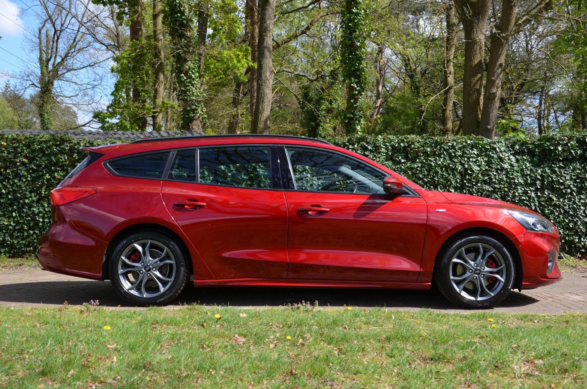 Ford Focus Wagon 1.0 EcoBoost ST Line Business Navi/Pdc/Ecc/, Gebruikt, Euro 6, 1283 kg, 23 km/l