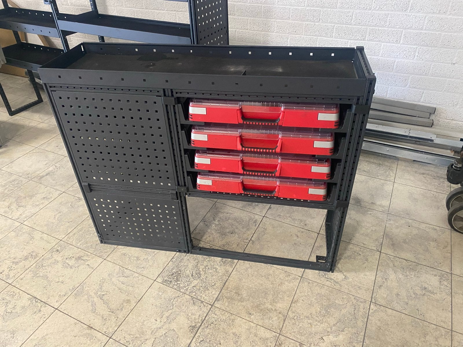 Modul-System Bedrijfswageninrichting, Ophalen