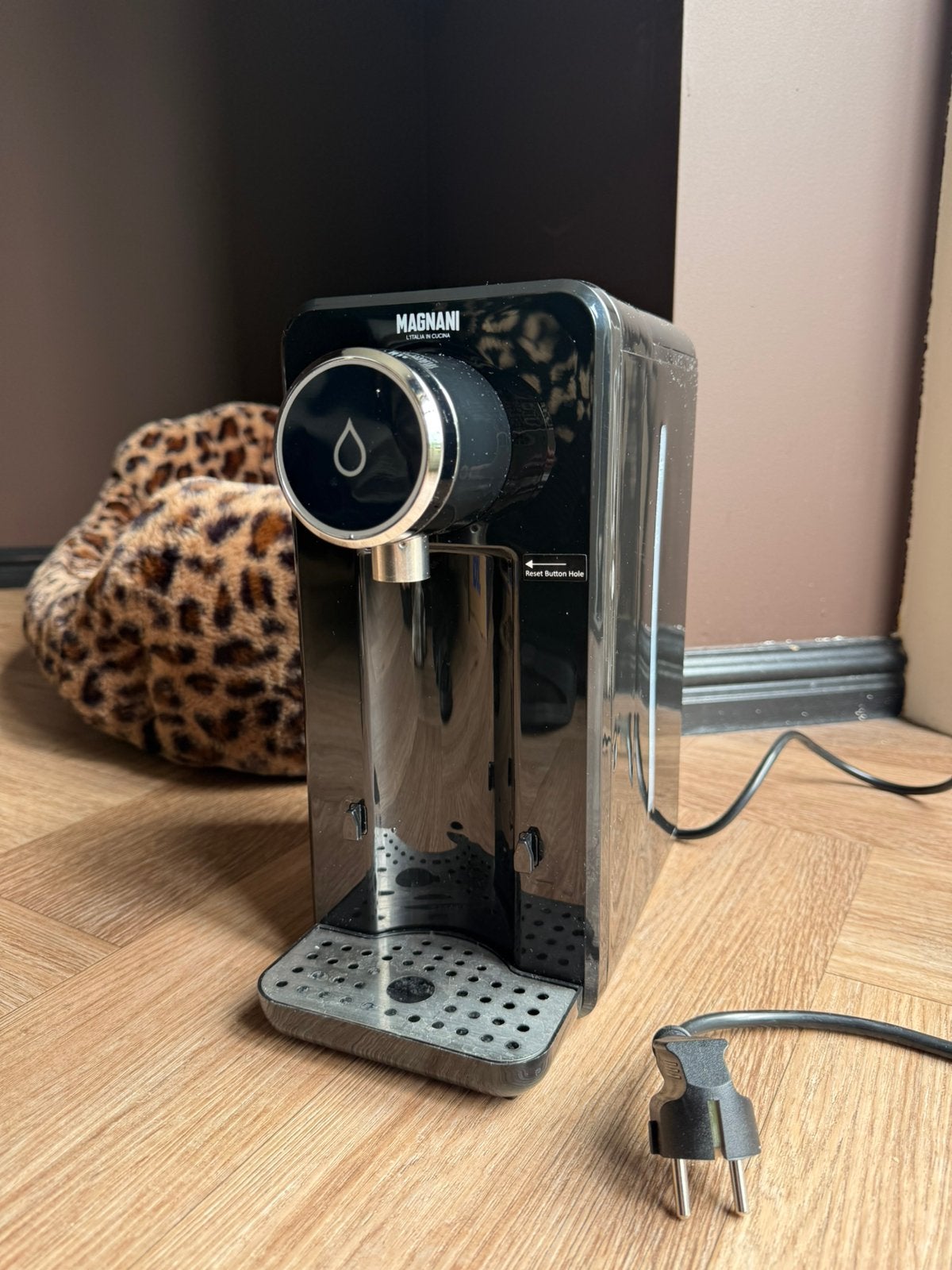 Heetwaterdispenser Magnani zwart, 1 tot 2 liter, Ophalen, Zo goed als nieuw