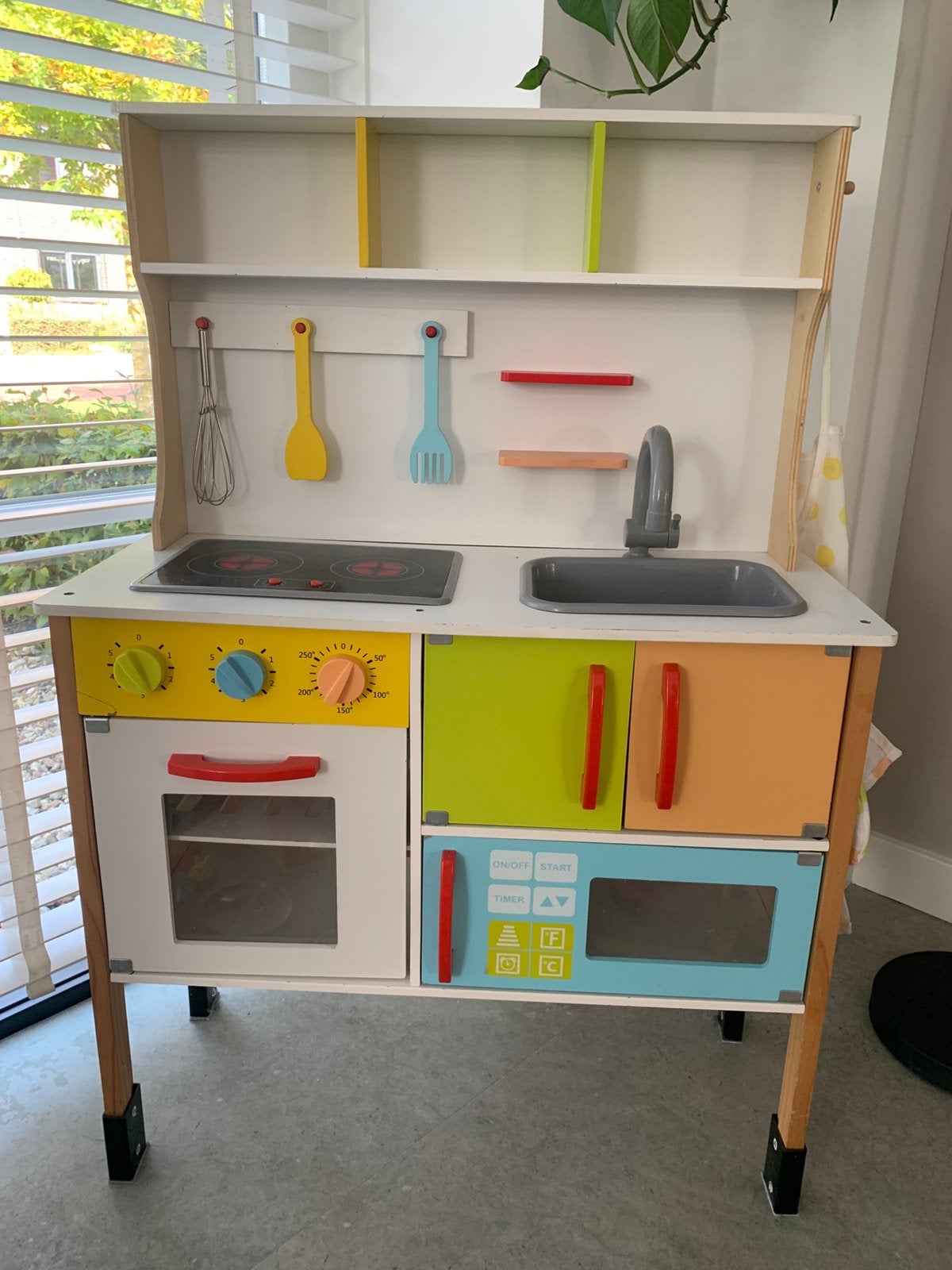 Kleurrijk kinderkeukentje met veel accessoires ook nieuw, Ophalen, Zo goed als nieuw