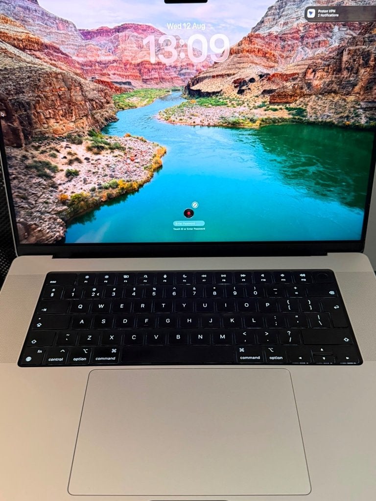 MacBook Pro M2 32GB 1TB 16 inches, 1 TB of meer, Zo goed als nieuw, 16 inch, 4 Ghz of meer