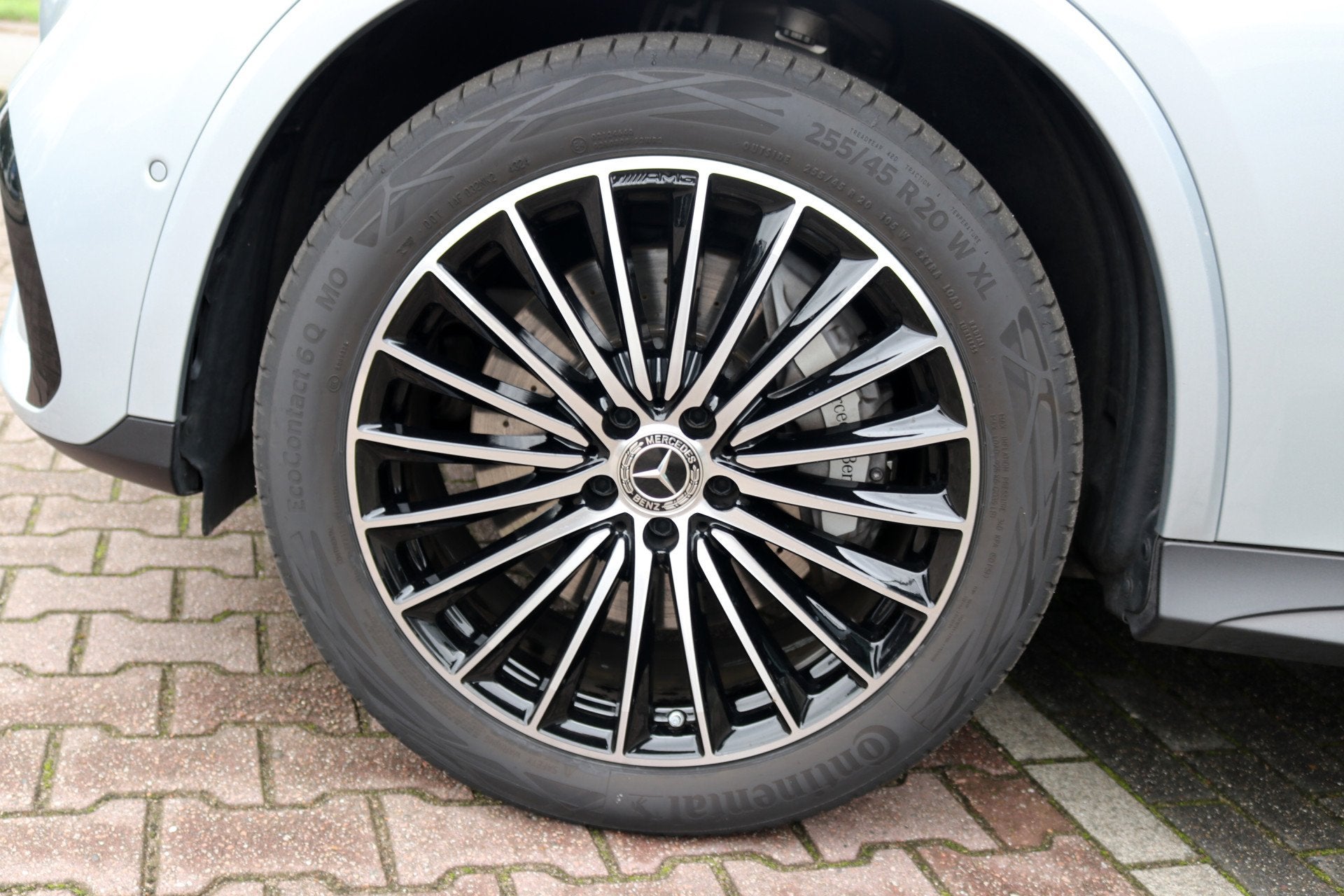 Mercedes-Benz GLC 300e 4MATIC AMG Line Luchtvering, Panorama, Automaat, Gebruikt, Leder en Stof, Vierwielaandrijving