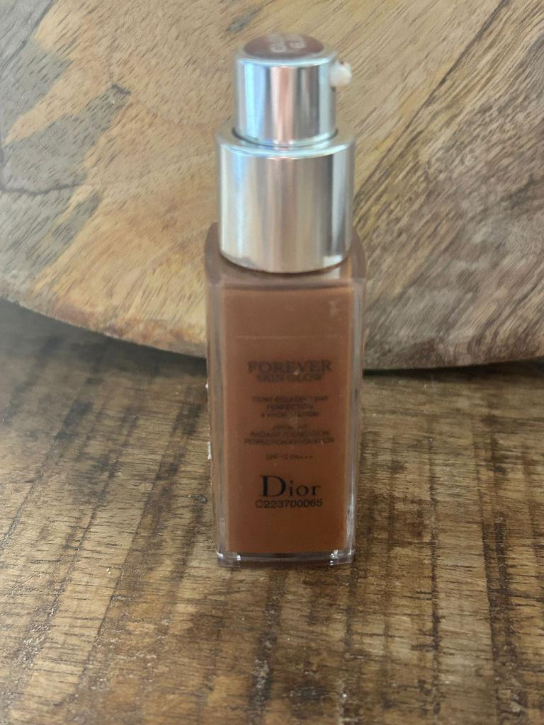 Dior Forever Skin Glow Foundation 6,5N, Gebruikt, Gehele gezicht, Beige, Ophalen of Verzenden