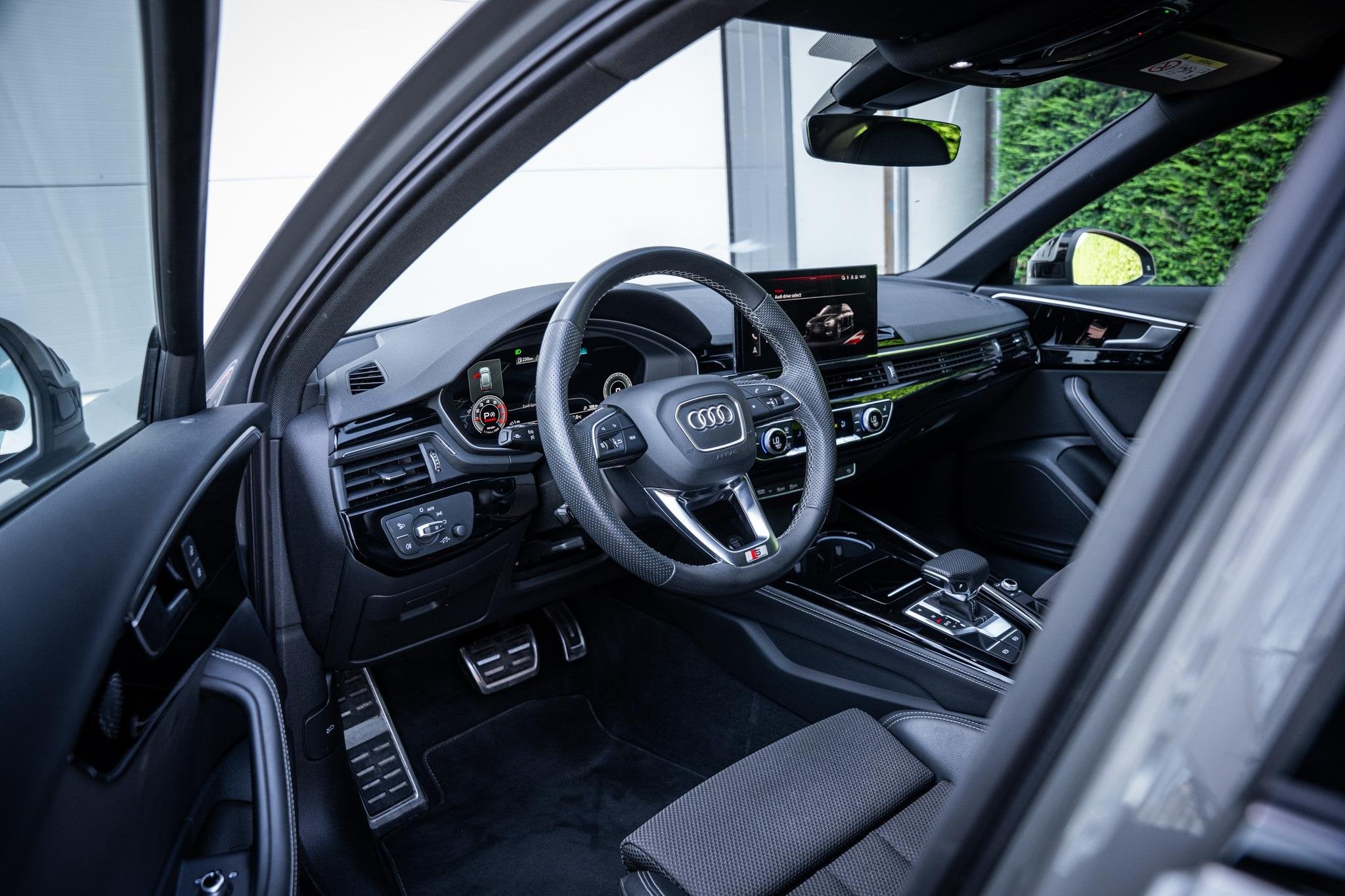 Audi A4 Avant 2.0 35 TFSI S-Line Competition NL-auto|Matrix|, Gebruikt, 4 cilinders, Origineel Nederlands, 84 €/maand