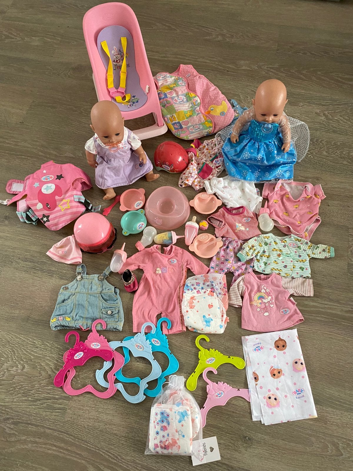 Baby boren set kleding 2 poppen helm, slaapzak, zie de foto, Ophalen of Verzenden, Zo goed als nieuw, Pop