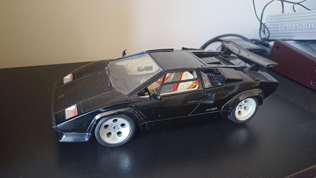 Lamborghini Countach 1:18, Ophalen
