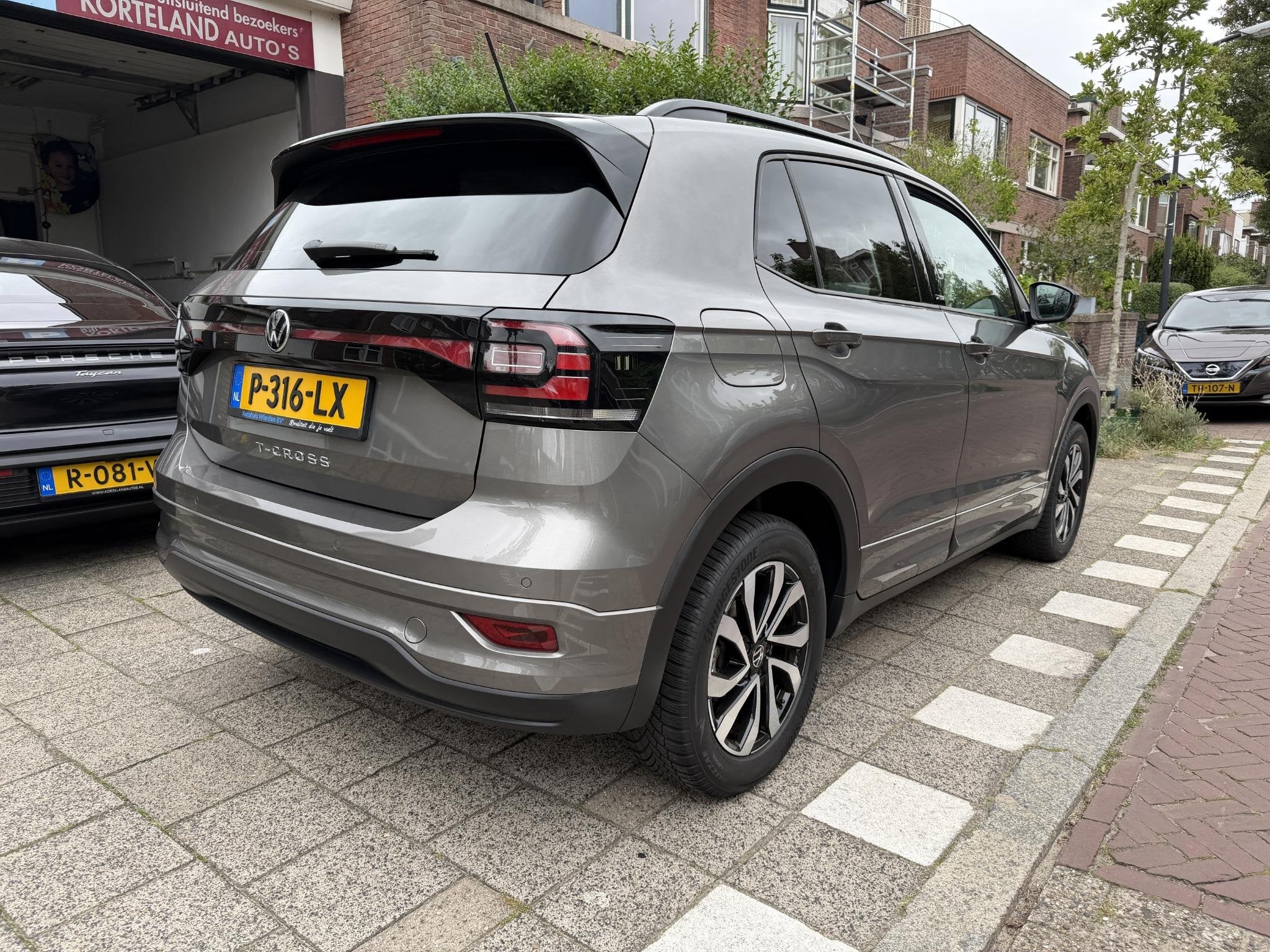 Volkswagen T-Cross 1.0 TSI R-Line, T-Cross, Gebruikt, Met garantie (alle), 3 cilinders