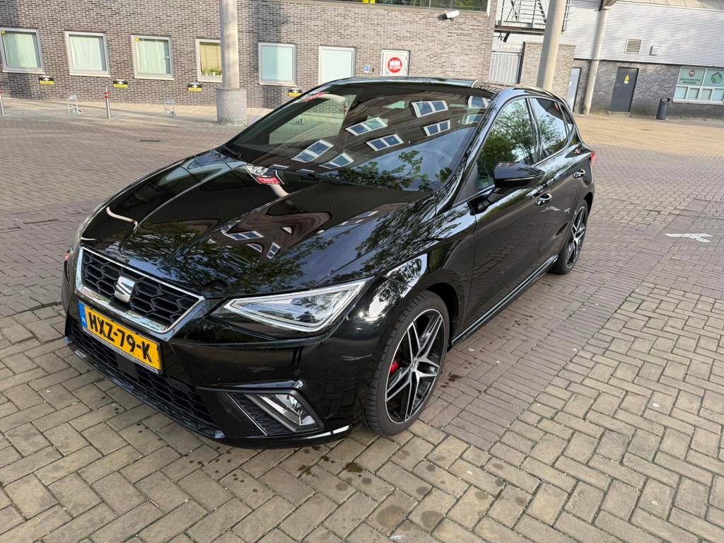 Seat Ibiza 1.5 TSI 150pk Dsg-7 2022 Zwart, Auto's, 1498 cc, Zwart, 4 cilinders, 610 kg