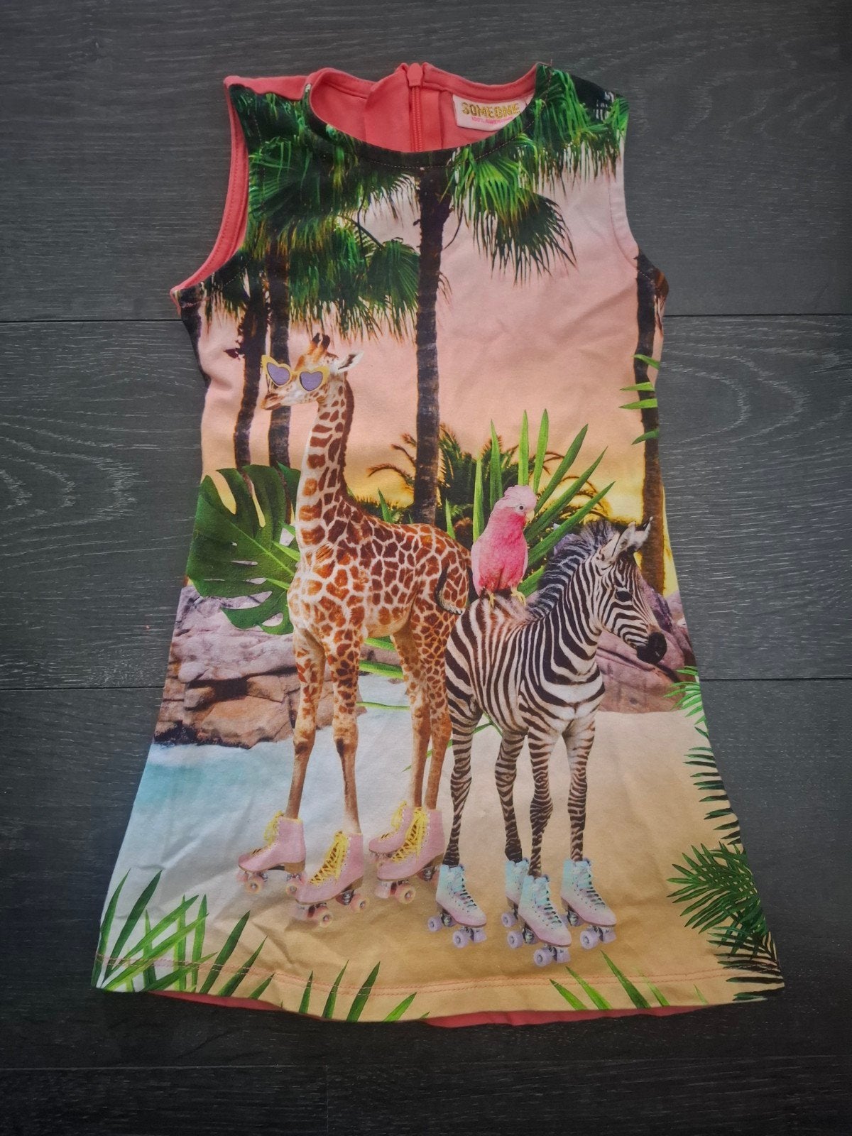 Zomerjurk met dierenprint en rolschaatsen - Maat 98, Ophalen, Meisje, Zo goed als nieuw, Jurk of Rok
