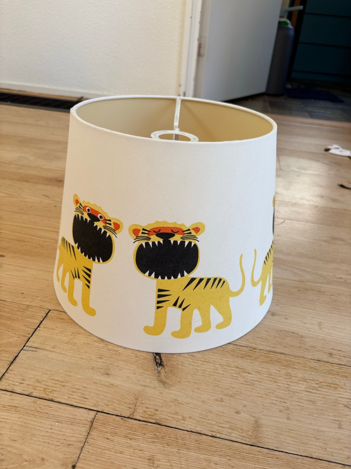 IKEA lampenkap met tijgerprint - perfecte staat, Overige typen, Wit, Rond, Ophalen of Verzenden