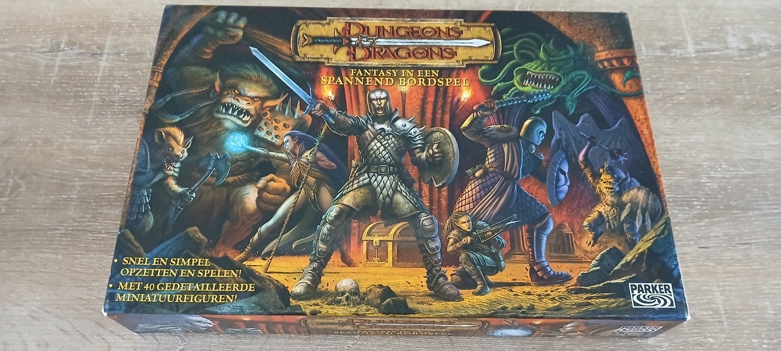 Dungeons & Dragons Fantasy in een spannend bordspel parker, Vijf spelers of meer, Ophalen of Verzenden, Zo goed als nieuw, Parker