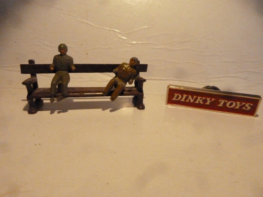 2 ORIGINELE & OUDE FIGUURTJES t.b.v. DINKY VOERTUIGEN, Ophalen of Verzenden, Nieuw