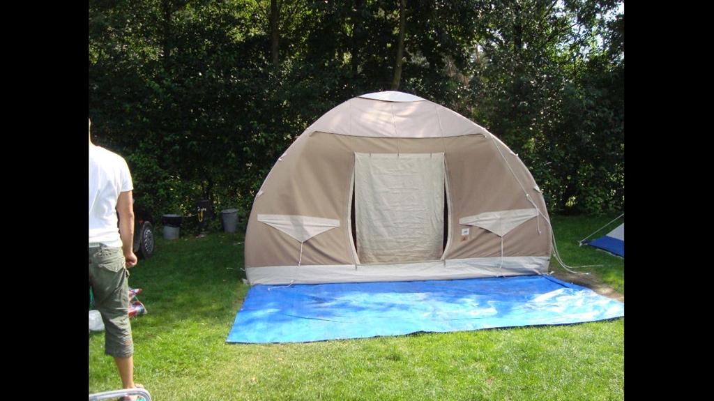 Grote opblaasbare Karsten tent- Ideaal voor kamperen, Caravans en Kamperen, Tenten, Ophalen, Gebruikt, Tot en met 6