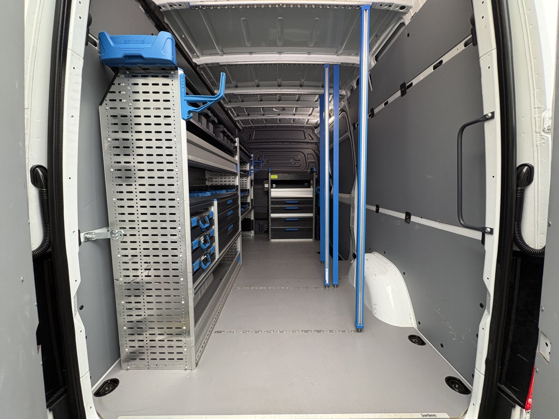 Mercedes-Benz Sprinter 317CDI 170PK L2H2 9G-Tronic / Sortimo, Automaat, Gebruikt, 4 cilinders, Met garantie (alle)