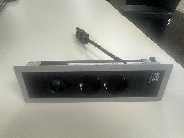 Bachmann Powerframe. Inbouw stopcontactenblok. Bachmann, Ophalen, Gebruikt, Bachmann, Stopcontact
