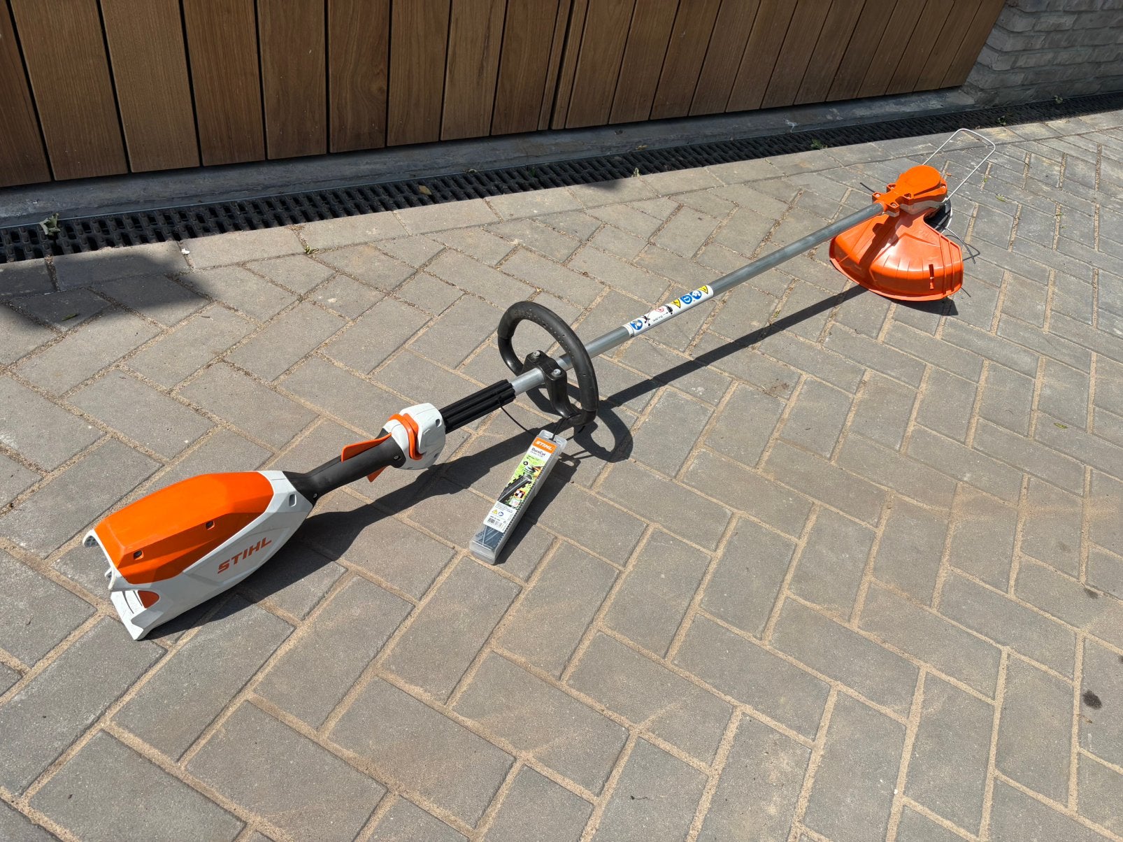 Stihl FSA 86 R accu bosmaaier bj. 2022 zeer nette!, Ophalen, Zo goed als nieuw, Accu