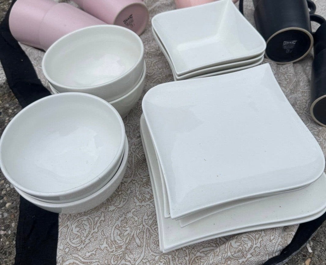Wit servies: borden, kommetjes en schalen, Ophalen, Gebruikt, Keramiek, Bord(en)