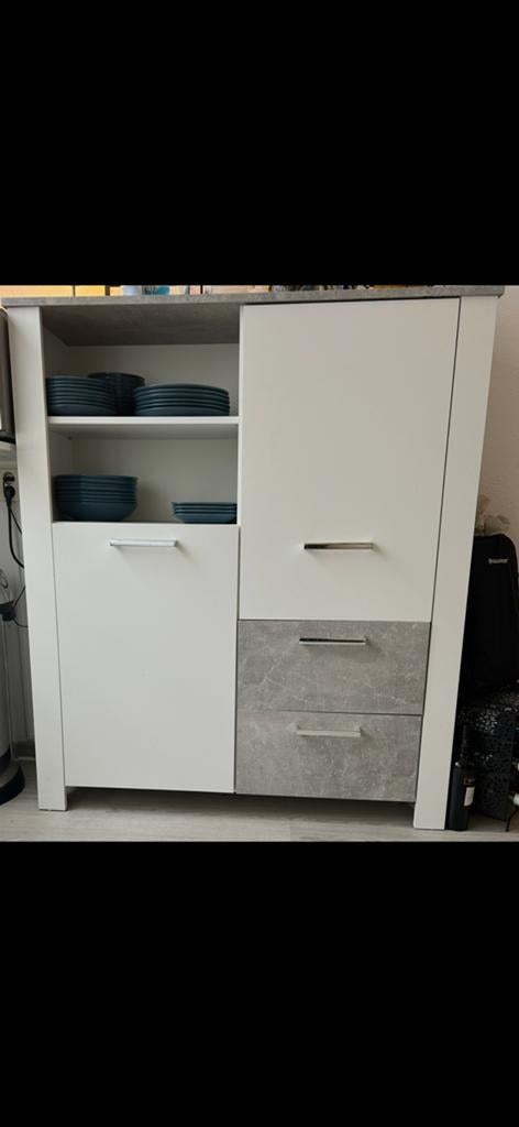Betonlook dressoirkast, Huis en Inrichting, Kasten | Dressoirs, Ophalen, 100 tot 150 cm, Betonlook, 25 tot 50 cm