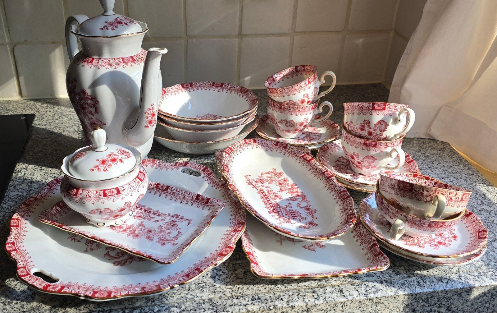Delen van Seltmann Weiden servies, serie Theresia Rood, Ophalen, Porselein, Overige stijlen