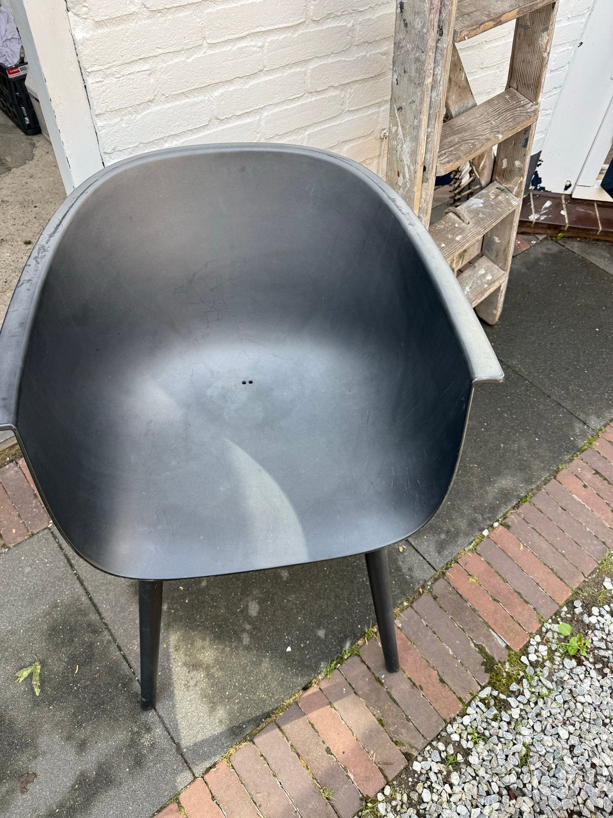 Kunststof tuinstoelen - 4 stuks, 2 groen en 2 zwart, Ophalen, Gebruikt, Kunststof