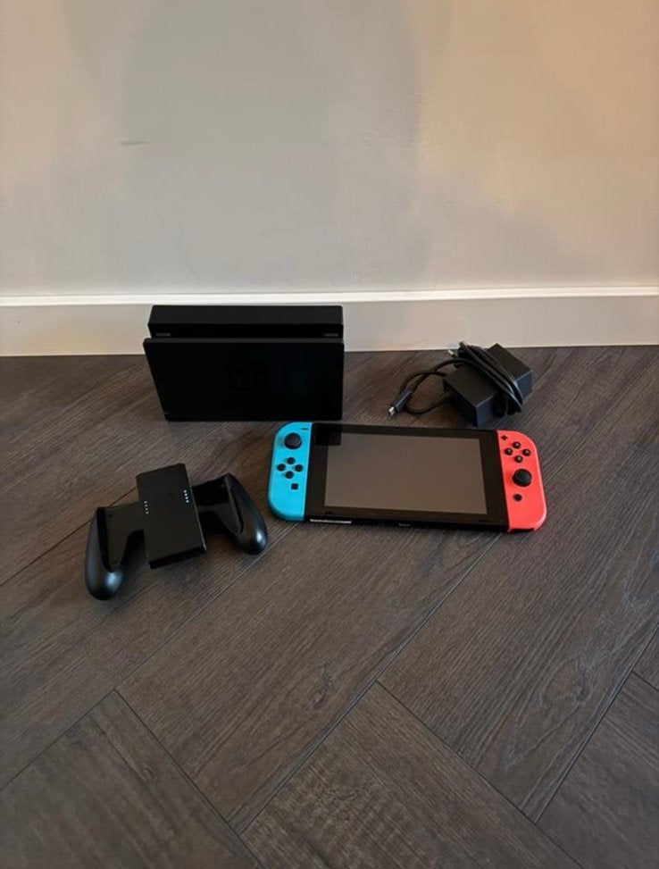 Nintendo Switch V1, Spelcomputers en Games, Ophalen of Verzenden, Zo goed als nieuw, Met 2 controllers, Switch Original