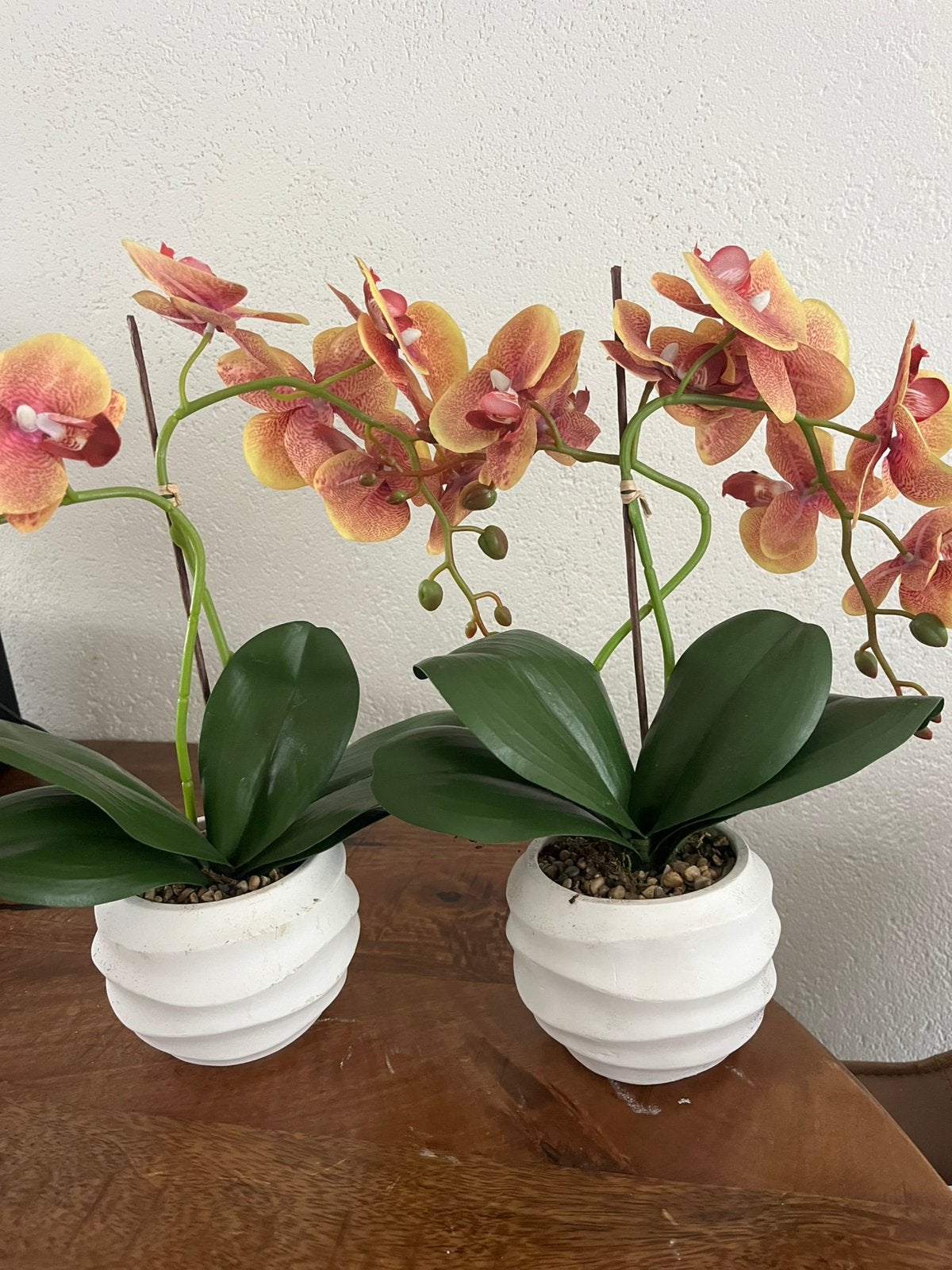 Set van 2 Kunst Orchideeën in Witte Potten, Ophalen, Binnen, Kunstplant, Zo goed als nieuw