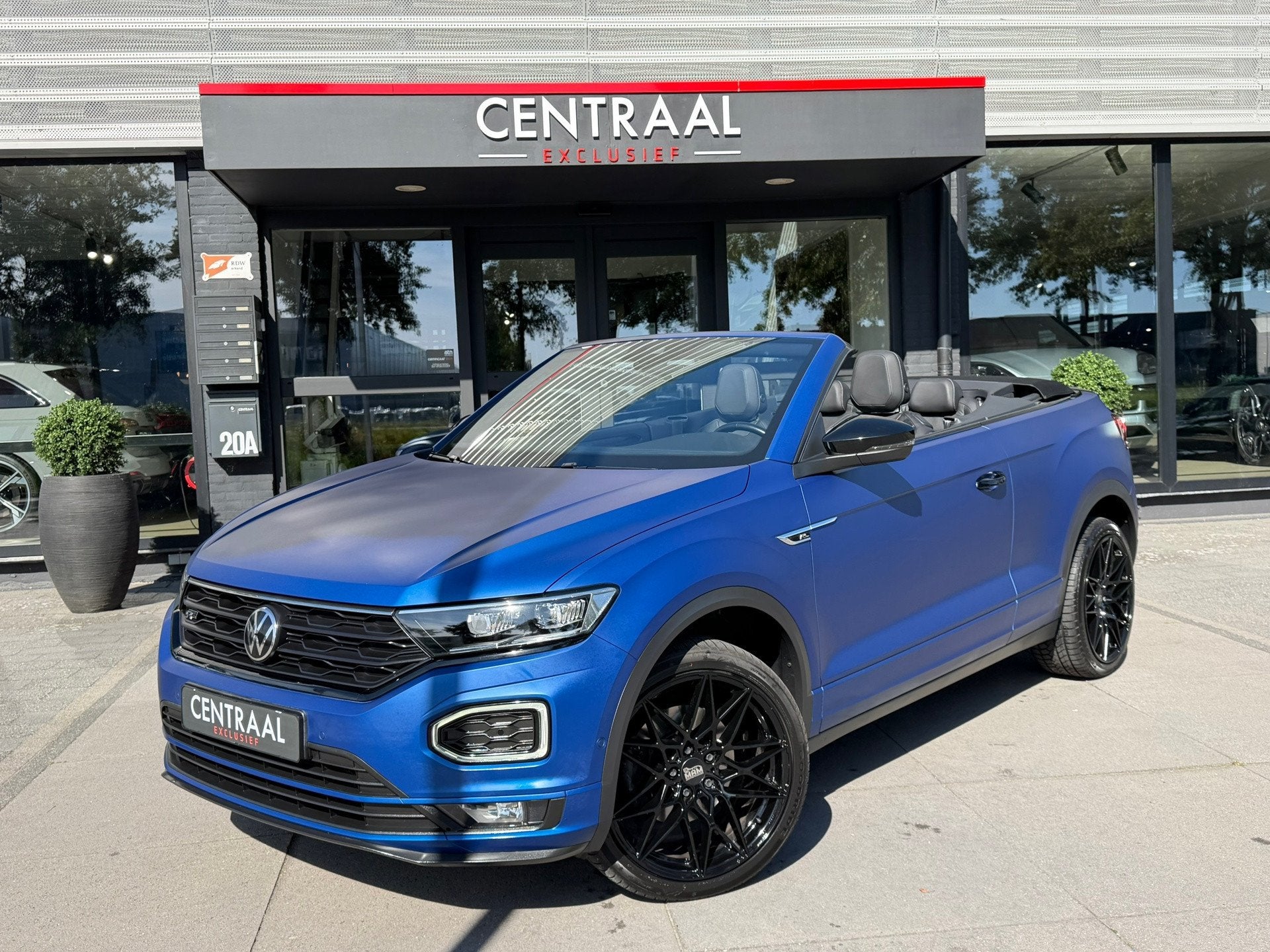 Volkswagen T-Roc Cabrio 1.5 TSI R-Line Edition Blue Leder|Be, Auto's, 4 cilinders, Blauw, Bedrijf, Geïmporteerd