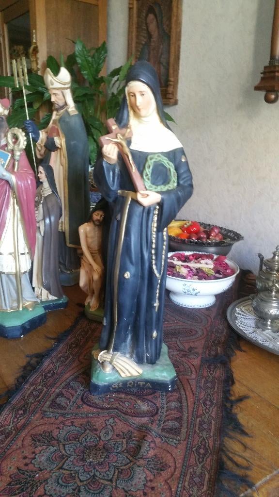 zeer mooi groter beeld van de heilige rita met bijtjes, Antiek en Kunst, Antiek | Religie, Ophalen of Verzenden