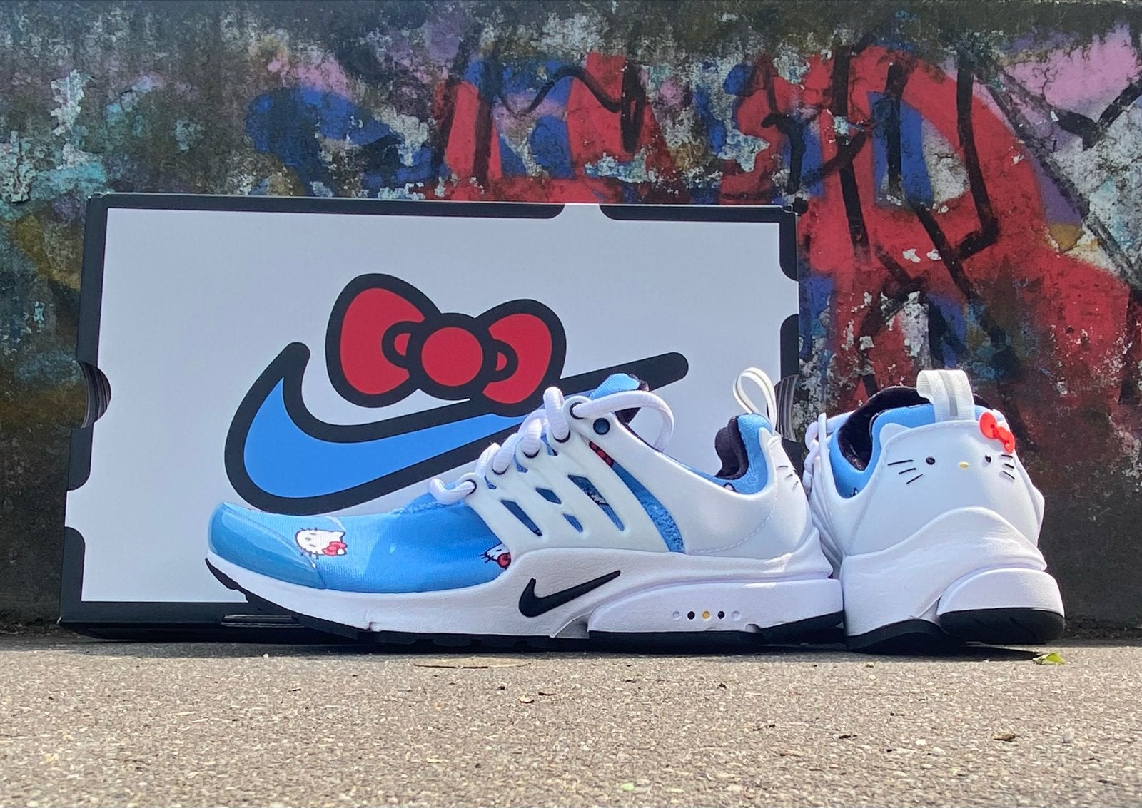Nike Air Presto Hello Kitty (2022) - Maat 37.5, Ophalen of Verzenden, Nieuw, Blauw, Sneakers of Gympen