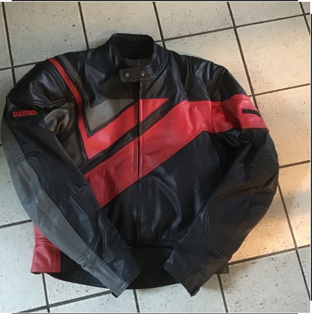 Damen Leren Motorpak Maat 54 - Zwart/Rood/Grijs, Motoren, Kleding | Motorkleding, Ophalen of Verzenden, Tweedehands, Heren, Combipak