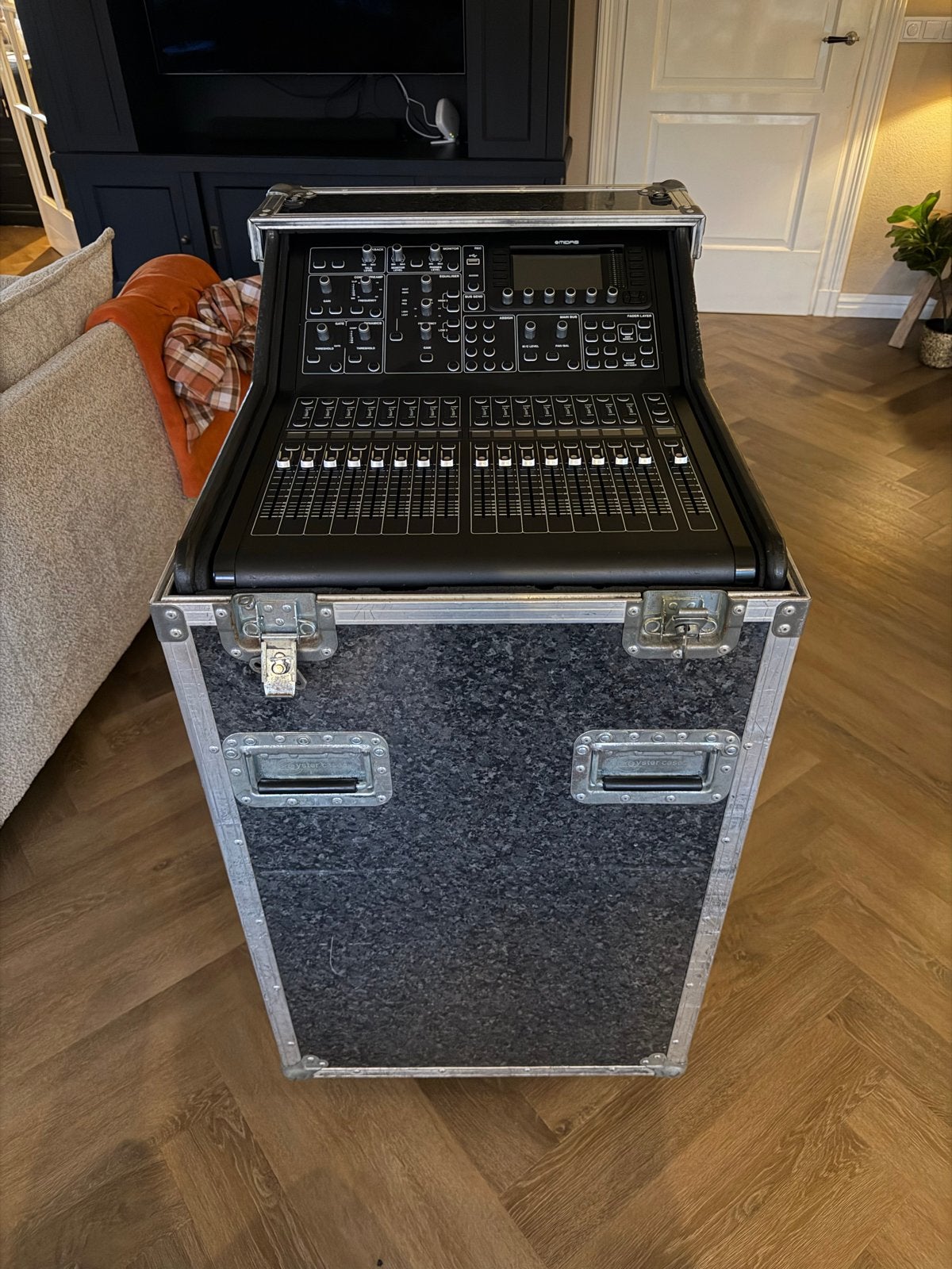 Midas M32R inclusief Custom flightcase/rack, Ophalen, Gebruikt