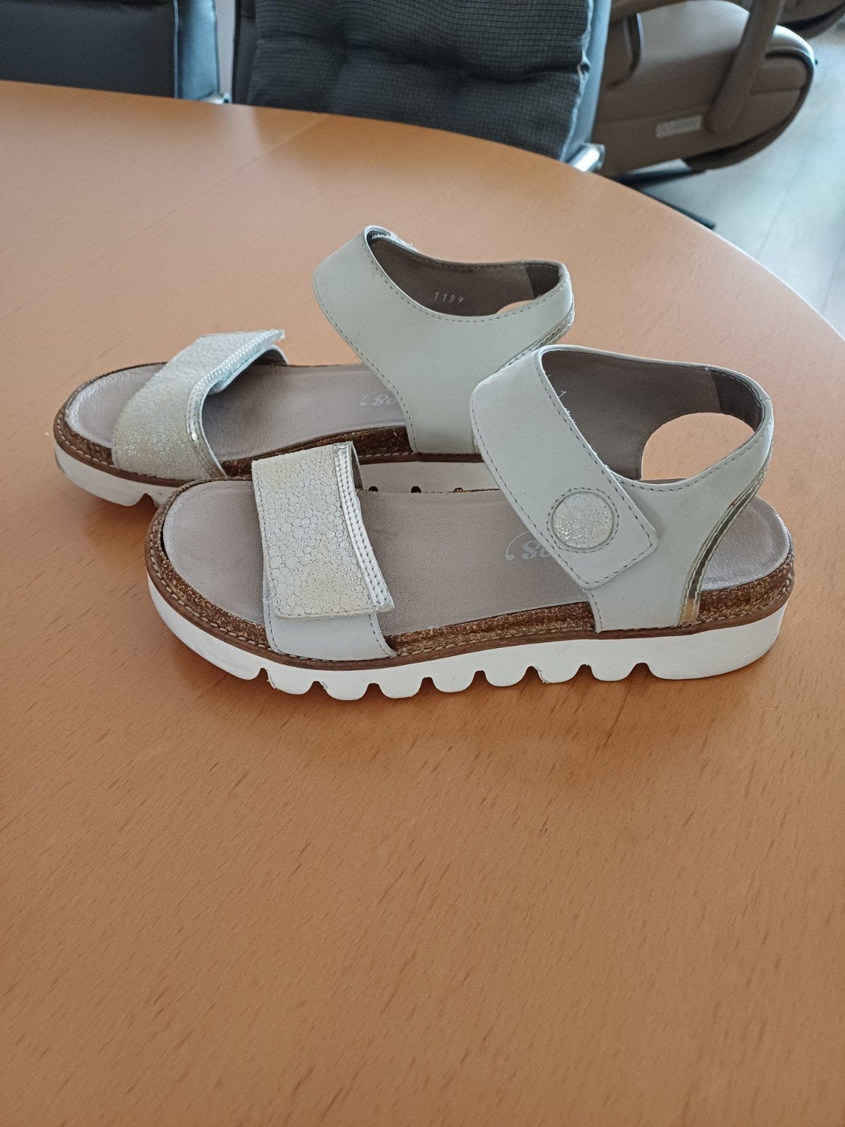 Footnotes zgan sandalen maat 36, Ophalen of Verzenden, Zo goed als nieuw, Beige, Sandalen of Muiltjes