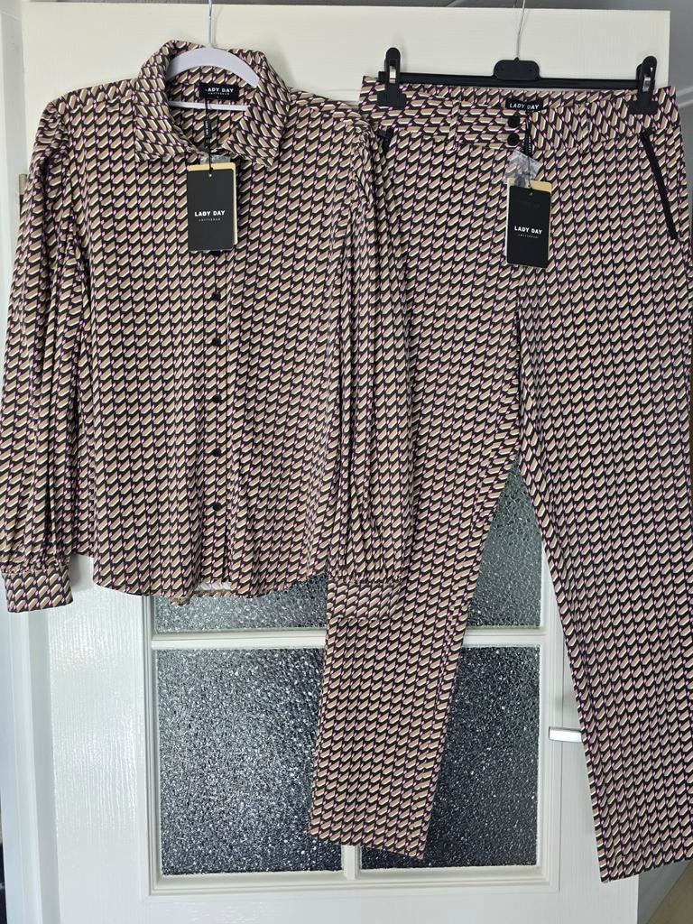 Nieuwe broek lady day travel L, Ophalen of Verzenden, Nieuw, Beige, Lang