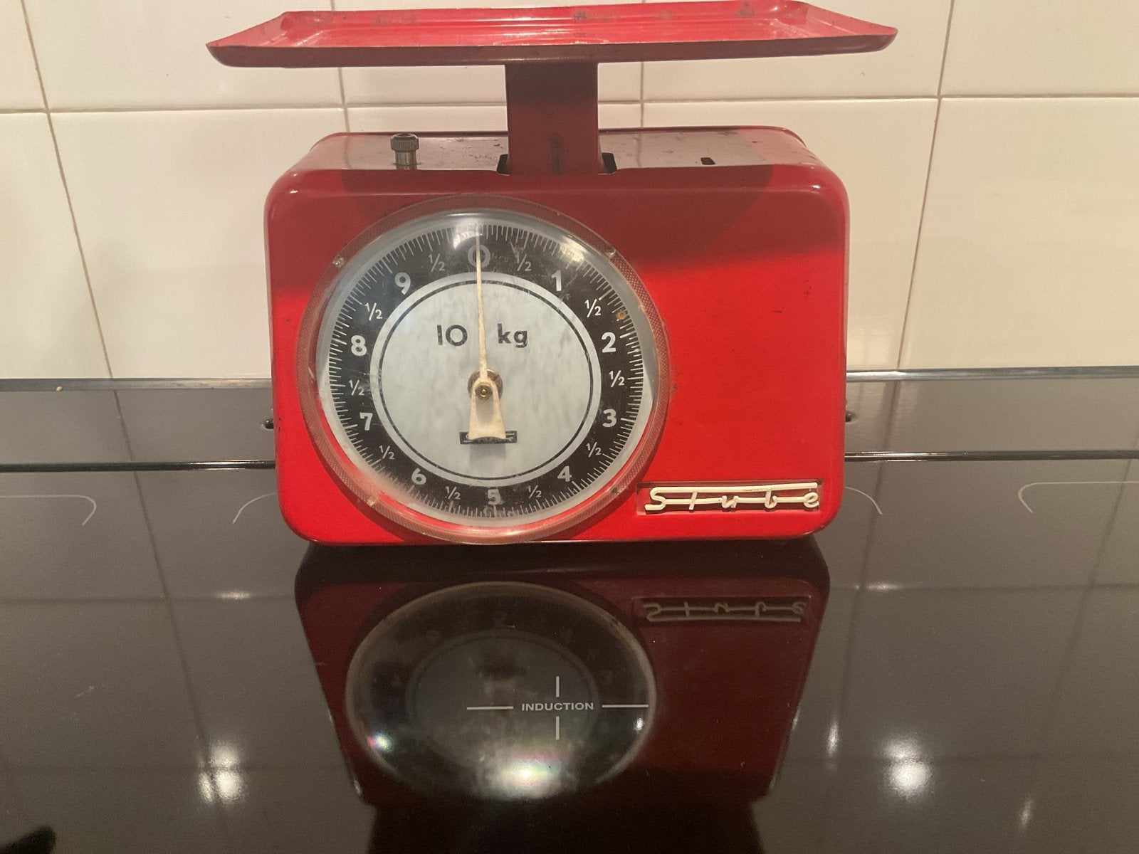 Vintage Stube Keukenweegschaal Jaren '60 Rood, Antiek en Kunst, Ophalen of Verzenden