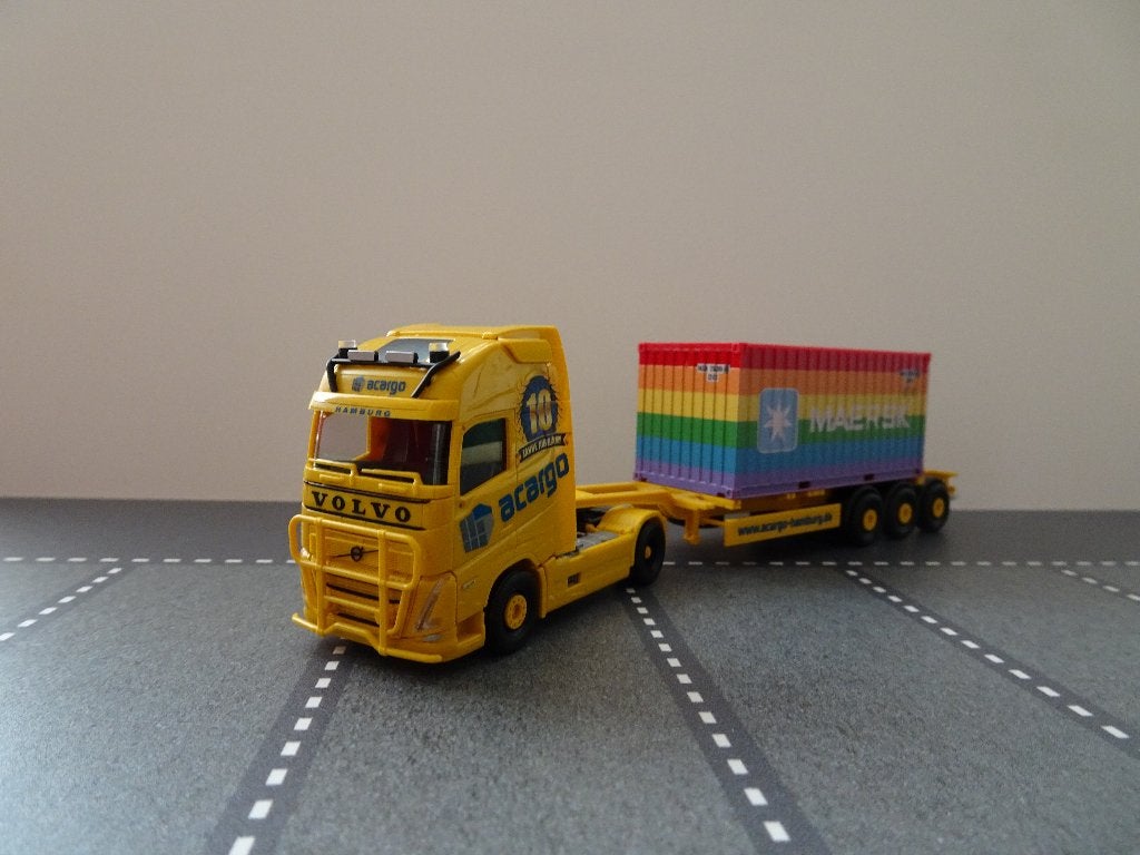 017 herpa volvo fh cs cargo maersk rainbow container 1:87, Ophalen of Verzenden, Zo goed als nieuw, Bus of Vrachtwagen, Herpa