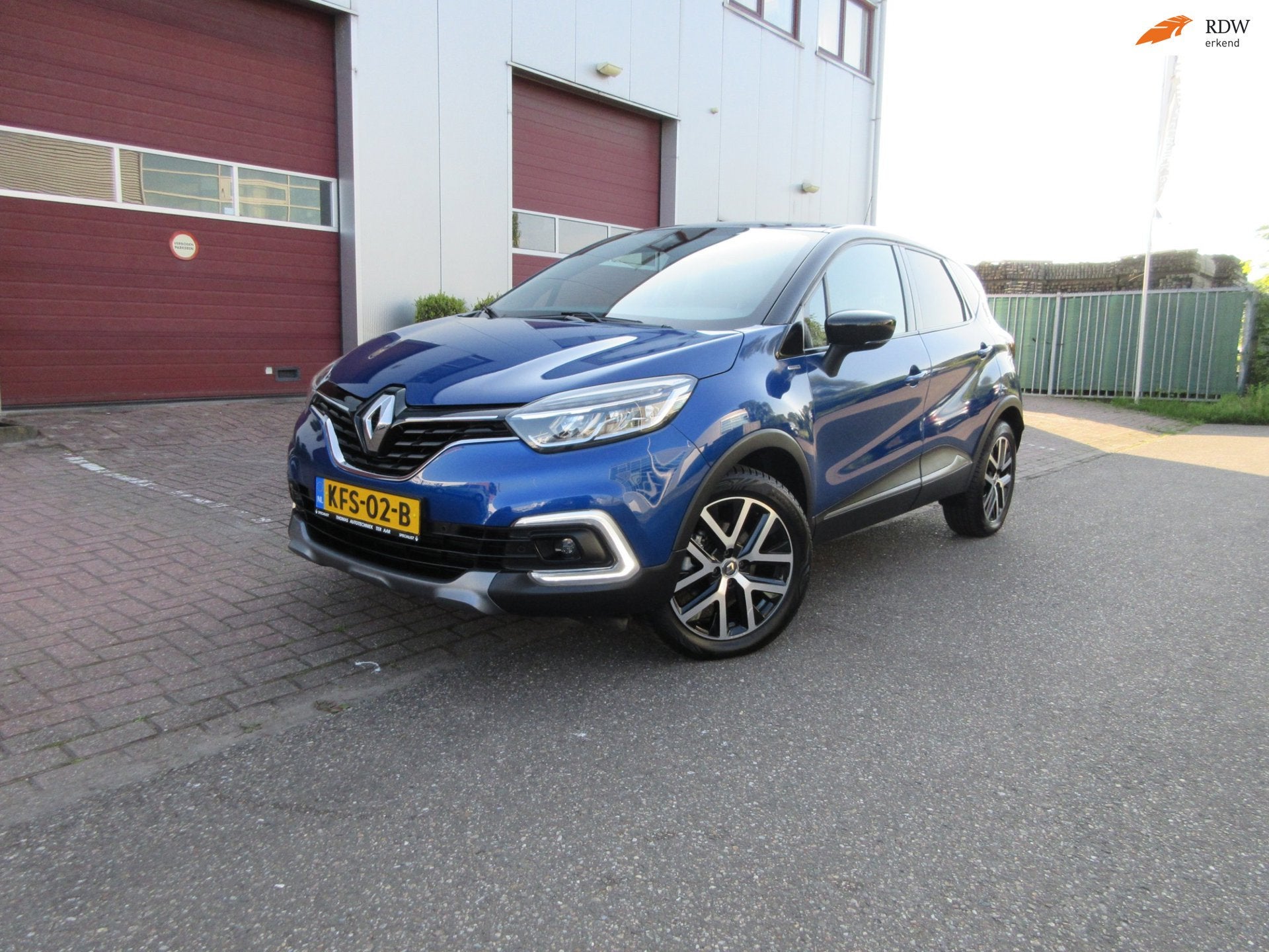 Renault CAPTUR 1.3 TCe Version S Automaat, luxe uitv, 1 jaar, Dealer onderhouden, Gebruikt, 4 cilinders, 150 pk