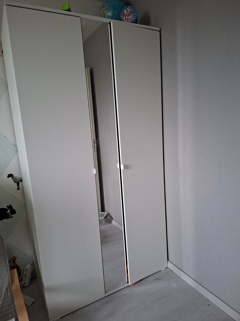 Vihals kledingkast, Huis en Inrichting, Kasten | Kledingkasten, Ophalen, Overige materialen, Met deur(en), 100 tot 150 cm