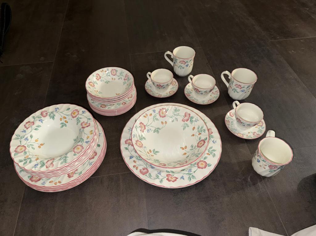 Bloemen vintage servies, Huis en Inrichting, Keuken | Servies, Ophalen, Overige stijlen